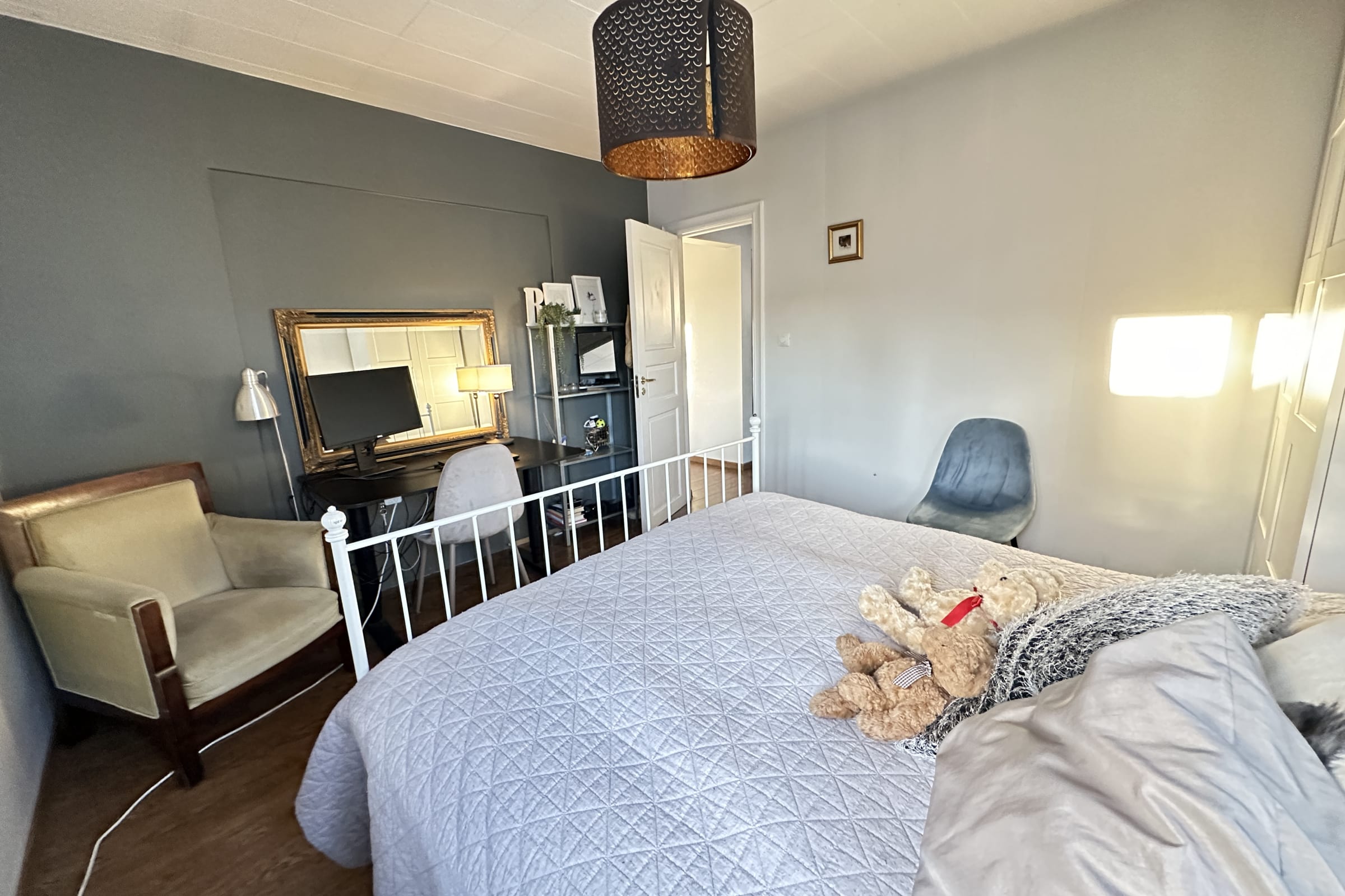 bedroom32025-01-15-12-40-44205780.jpg