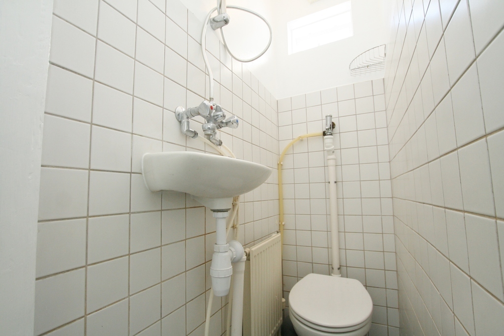 3-bathroom2025-02-23-18-20-11874266.jpg