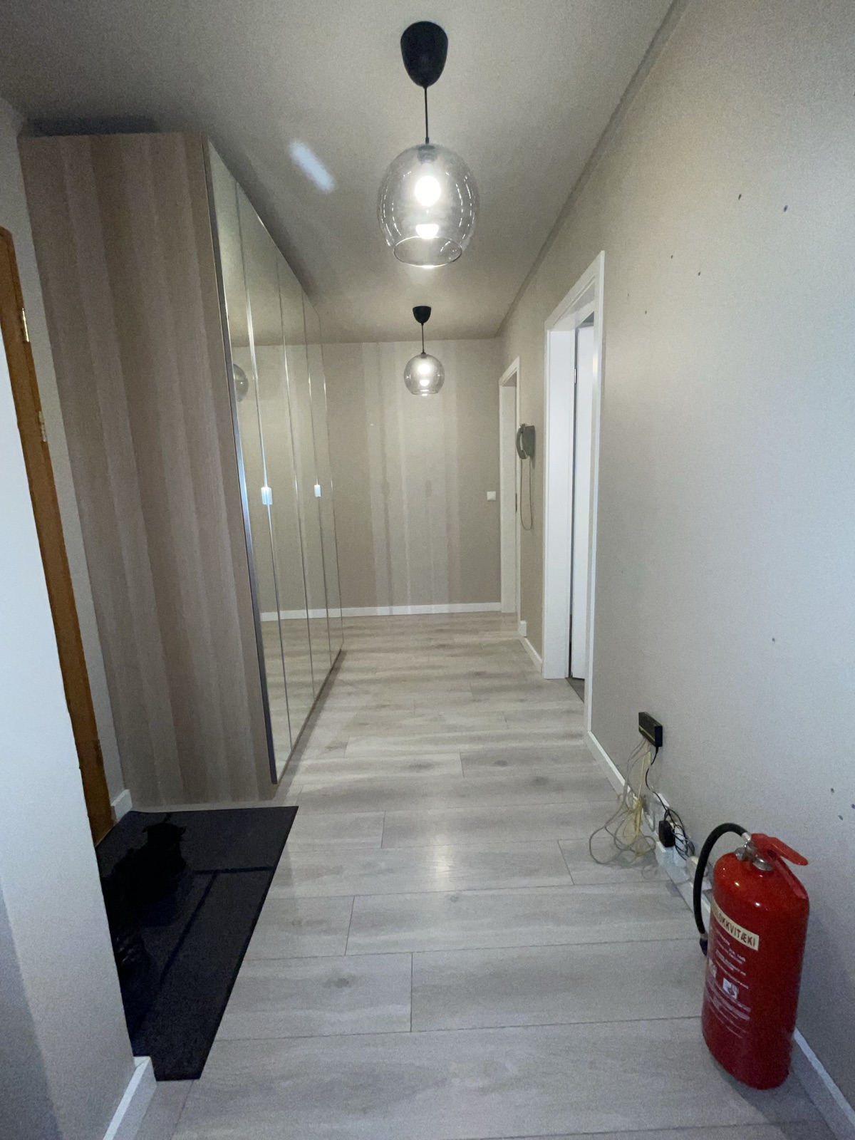 df94ca78-c761-4fca-acdb-ff0acff811de2025-11-26-19-13-29727913.jpg