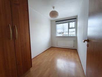 Lautasmári 28 - Mynd