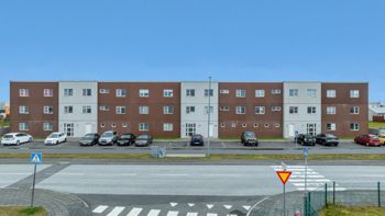 Tjarnabraut 12 - Mynd