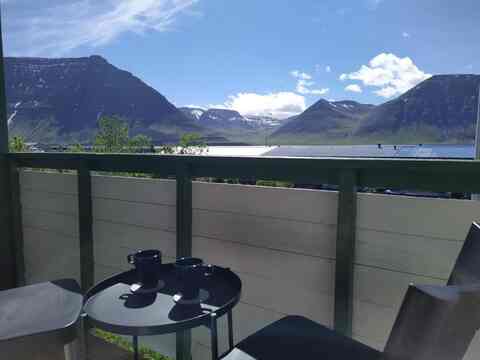 balcony-whales-room2026-09-16-18-49-57448375.jpeg