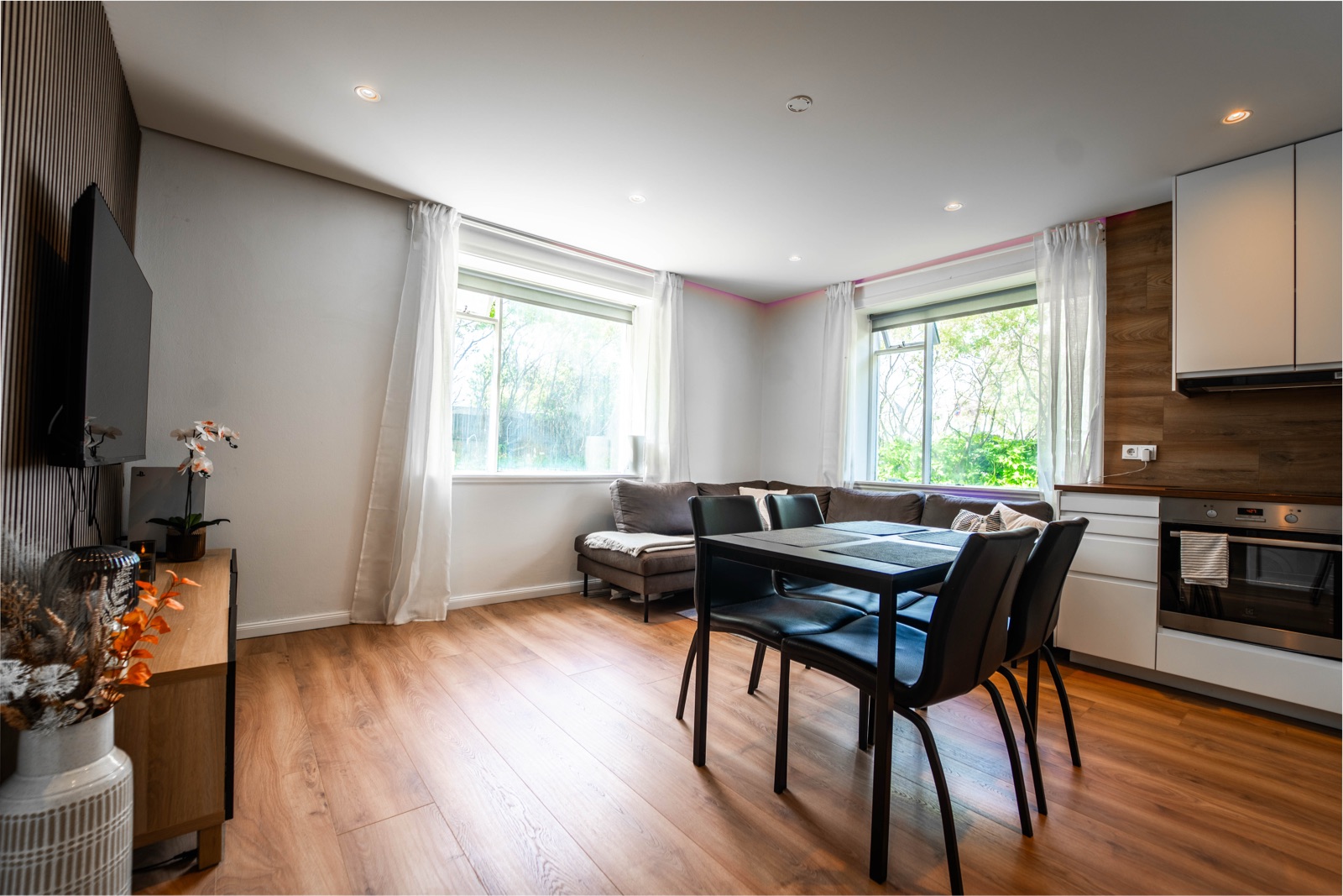 9fe6bd03-8f21-49cc-9699-729ade64703d2026-10-10-00-31-31048689.jpeg