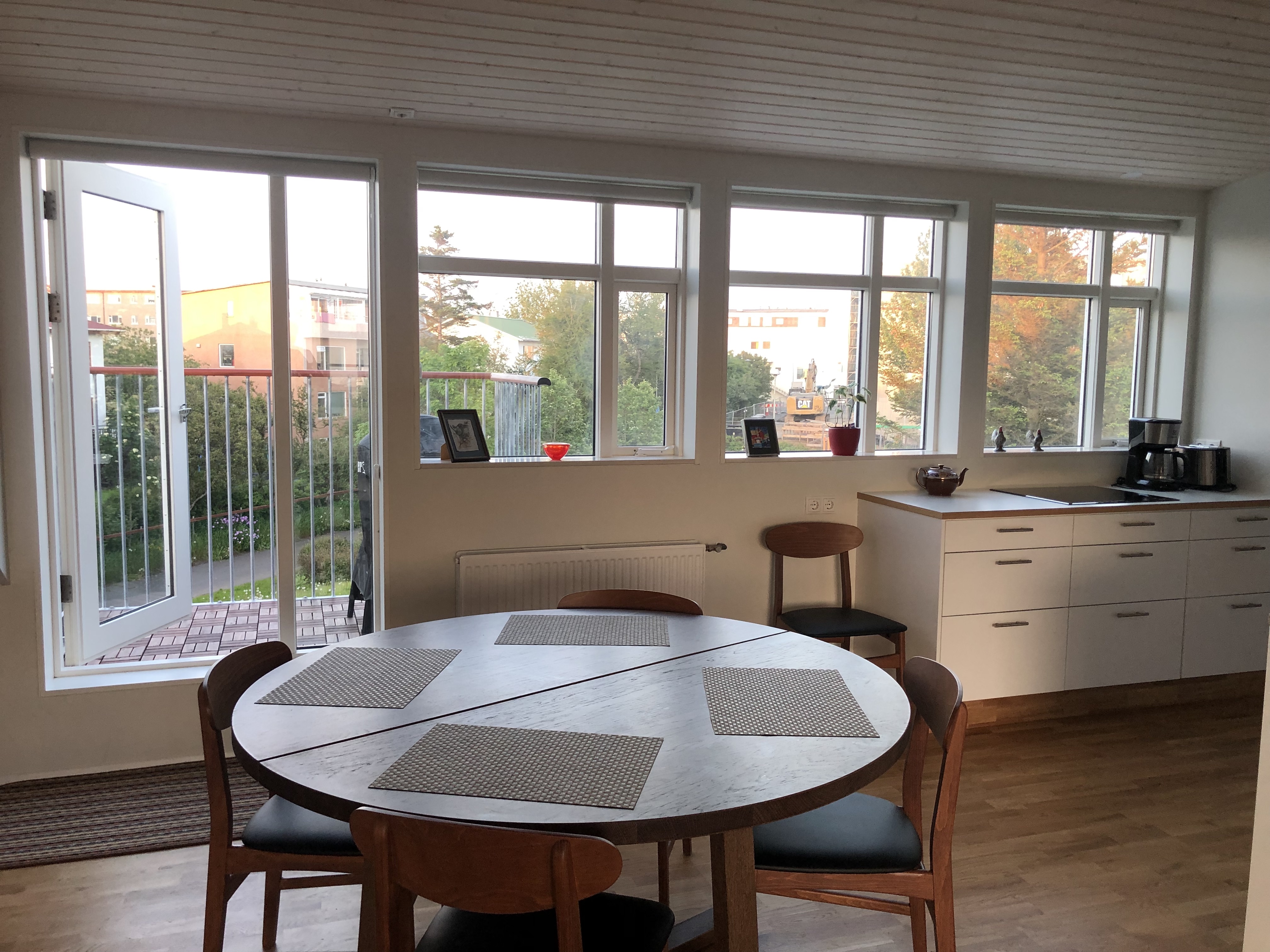 dining-area-jpeg2021-09-19-19-35-34-294405.jpeg