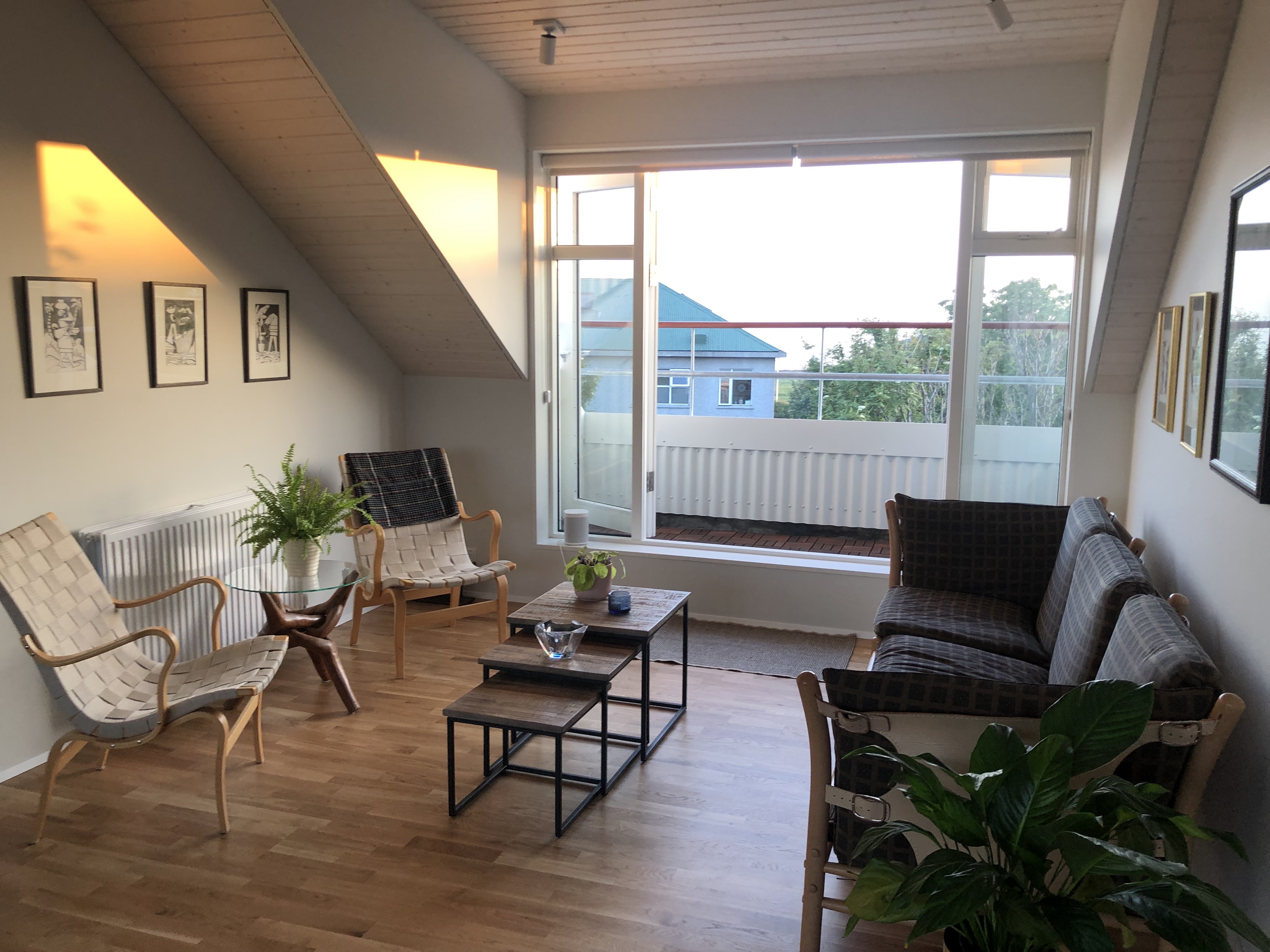 living-room-view-to-south-jpeg2021-09-19-19-35-47-547001.jpeg